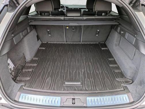 Fuji White 2026 Land Rover Range Rover Velar P250 S