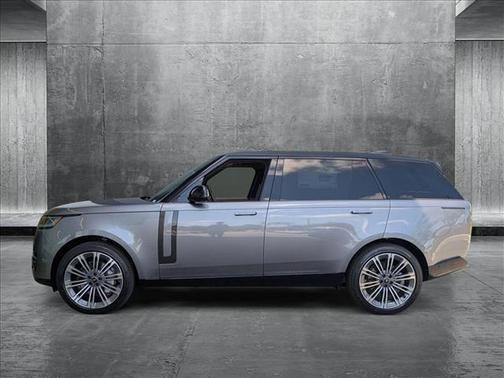 2025 Land Rover Range Rover P530 SE 7 Seat