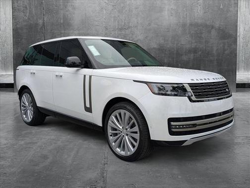 2025 Land Rover Range Rover P400 SE