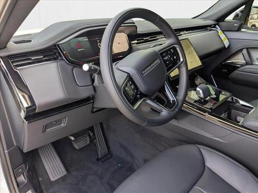 2025 Land Rover Range Rover Sport SE