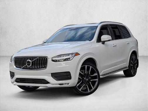 2022 Volvo XC90 T5 Momentum