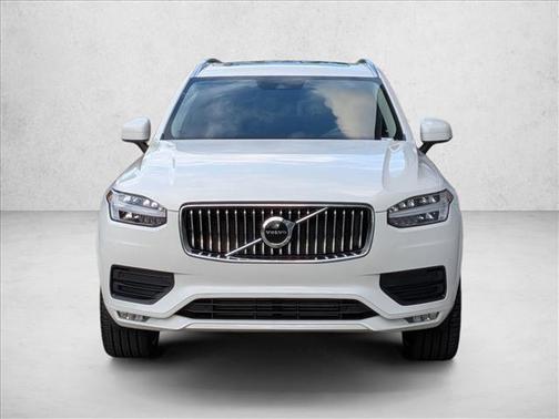 2022 Volvo XC90 T5 Momentum