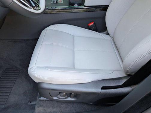 2026 Land Rover Range Rover Velar P250 SE R-Dynamic