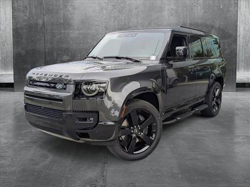 2025 Land Rover Defender 130 P400 X-Dynamic SE