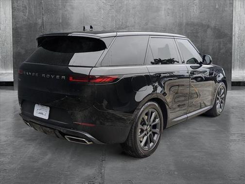 2025 Land Rover Range Rover Sport SE