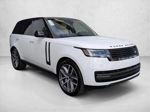 Fuji White 2026 Land Rover Range Rover P550e SE
