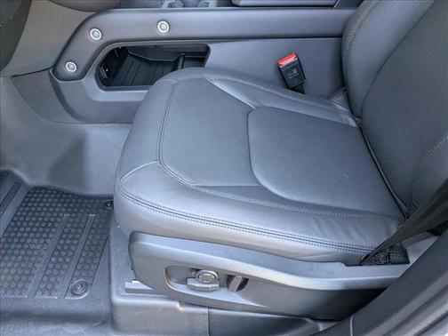 2026 Land Rover Defender P400 X-Dynamic SE