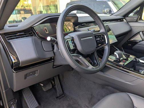 2025 Land Rover Range Rover Sport SE
