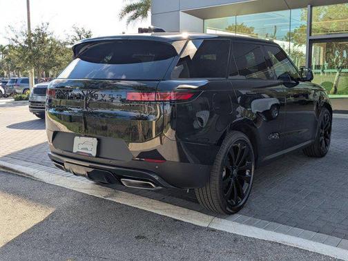 2025 Land Rover Range Rover Sport SE