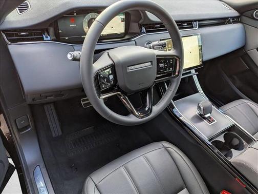 2026 Land Rover Range Rover Evoque Dynamic SE