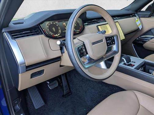 2025 Land Rover Range Rover P400 SE 7 Seat