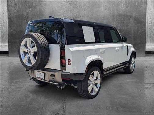 2025 Land Rover Defender 110 P500 X-Dynamic SE