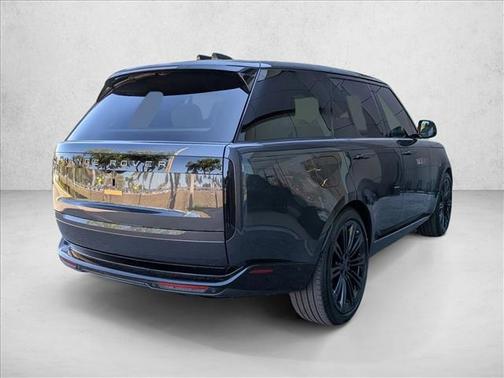 2026 Land Rover Range Rover P400 SE