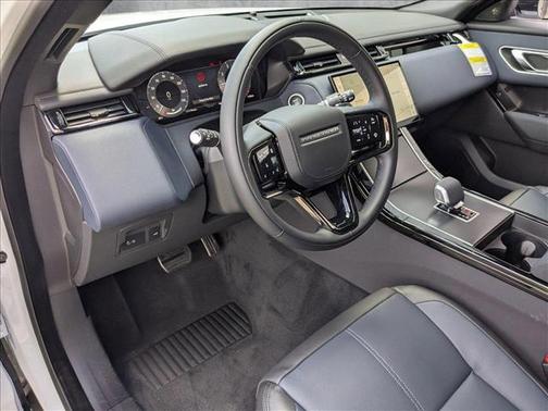 2026 Land Rover Range Rover Velar P400 Dynamic SE
