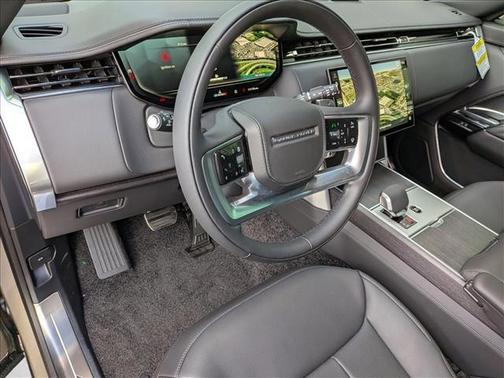 2025 Land Rover Range Rover P400 SE