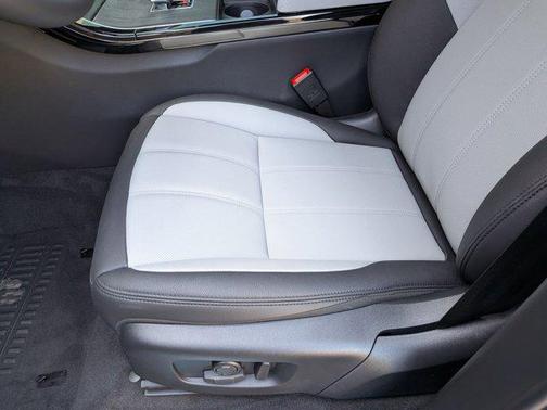 2026 Land Rover Range Rover Evoque Dynamic SE