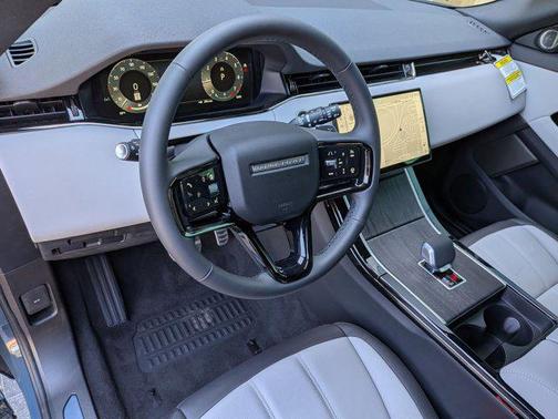 2026 Land Rover Range Rover Evoque Dynamic SE