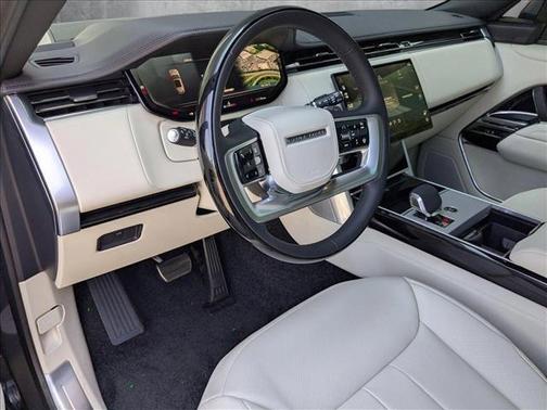 2025 Land Rover Range Rover P400 SE 7 Seat