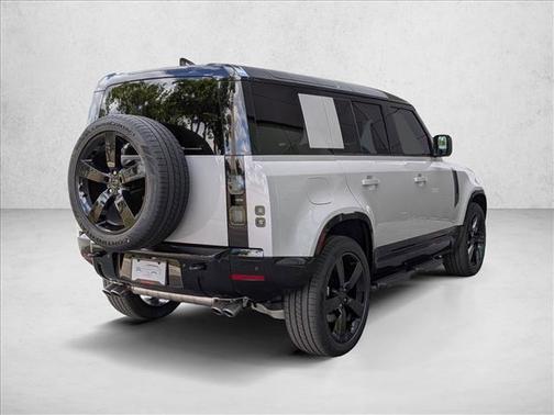 2026 Land Rover Defender P500 X-Dynamic SE