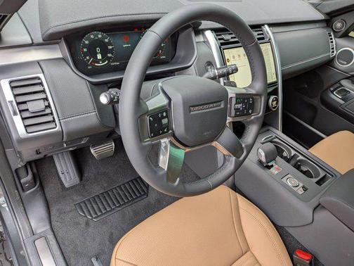 Carpathian Grey Premium Metallic 2026 Land Rover Discovery Gemini Edition