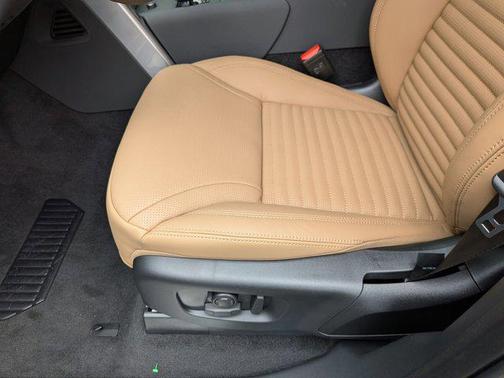 Carpathian Grey Premium Metallic 2026 Land Rover Discovery Gemini Edition