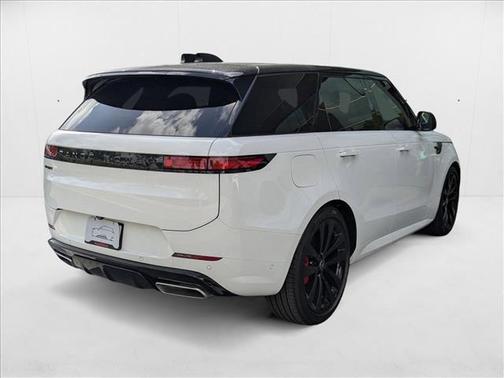 2025 Land Rover Range Rover Sport SE