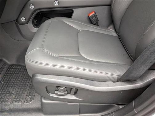 2026 Land Rover Defender P400 X-Dynamic SE