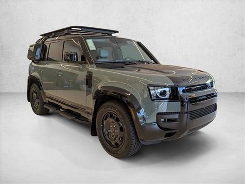 Keswick Green Metallic 2026 Land Rover Defender P400 Trophy Edition Keswick