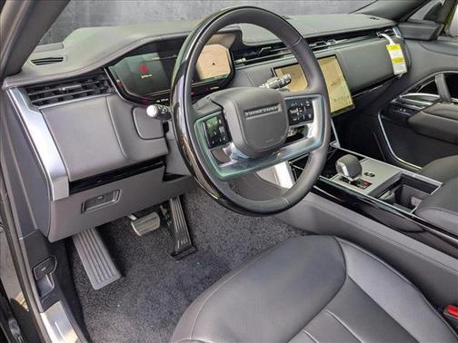 2025 Land Rover Range Rover P400 SE 7 Seat