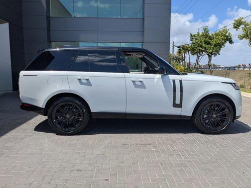 2023 Land Rover Range Rover P530 SE
