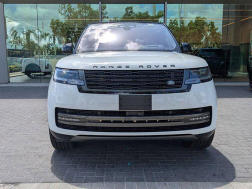 2023 Land Rover Range Rover P530 SE