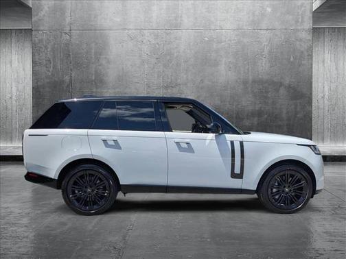 2023 Land Rover Range Rover P530 SE
