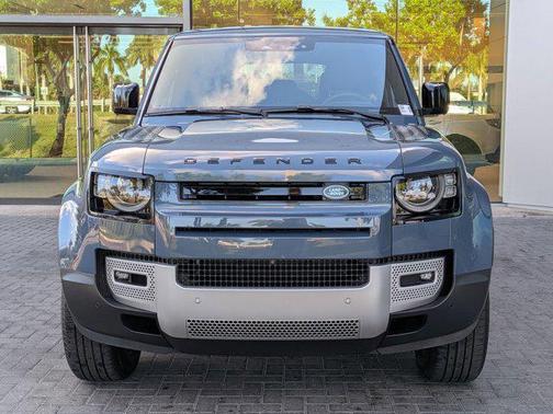 2025 Land Rover Defender 110 P300