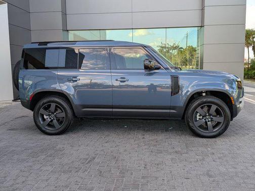 2025 Land Rover Defender 110 P300