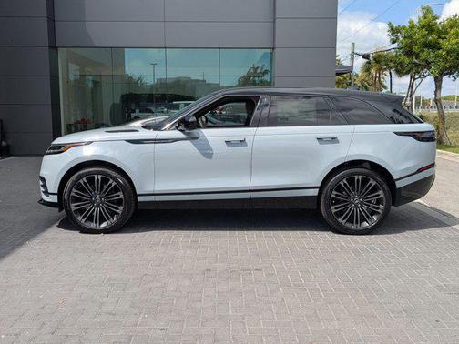 2026 Land Rover Range Rover Velar P250 SE R-Dynamic