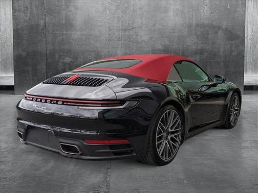 2022 Porsche 911 Carrera
