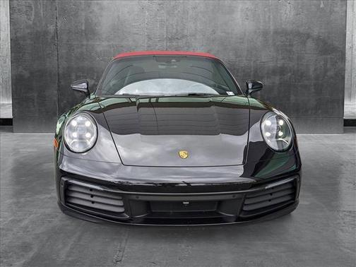 2022 Porsche 911 Carrera
