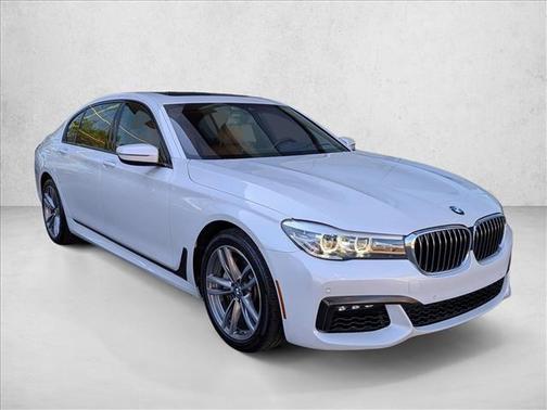 2019 BMW 740 740i