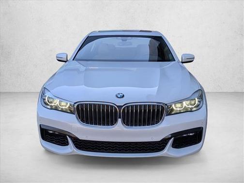 2019 BMW 740 740i