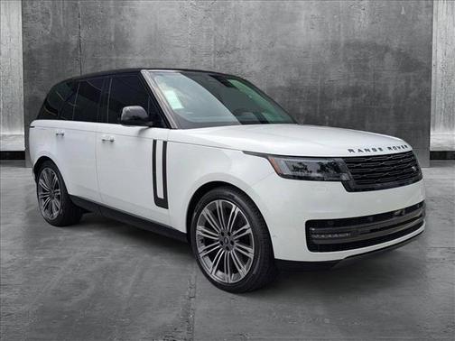 2025 Land Rover Range Rover P400 SE