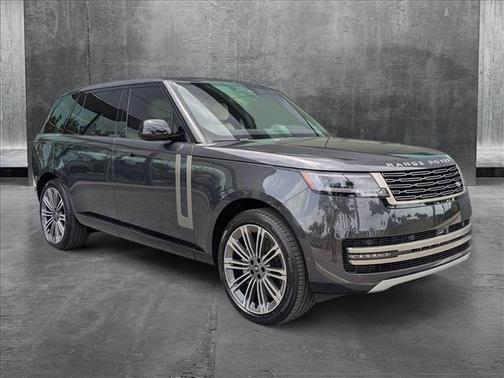2025 Land Rover Range Rover P400 SE 7 Seat