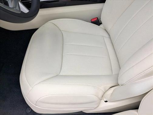 2025 Land Rover Range Rover P400 SE 7 Seat