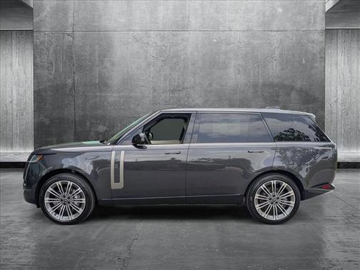 2025 Land Rover Range Rover P400 SE 7 Seat