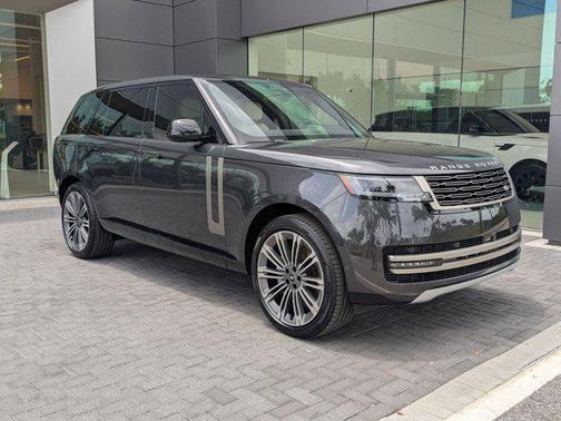 2025 Land Rover Range Rover P400 SE 7 Seat