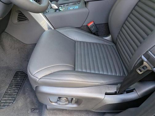 2026 Land Rover Discovery Gemini Edition