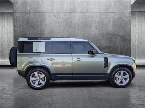 2022 Land Rover Defender 110 SE