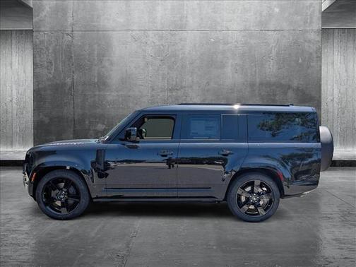 2025 Land Rover Defender 130 P400 X-Dynamic SE