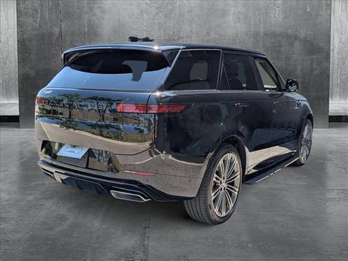 2025 Land Rover Range Rover Sport SE