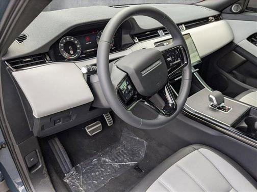 2026 Land Rover Range Rover Evoque Dynamic SE