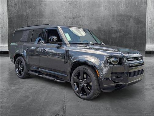 2025 Land Rover Defender 130 P400 X-Dynamic SE
